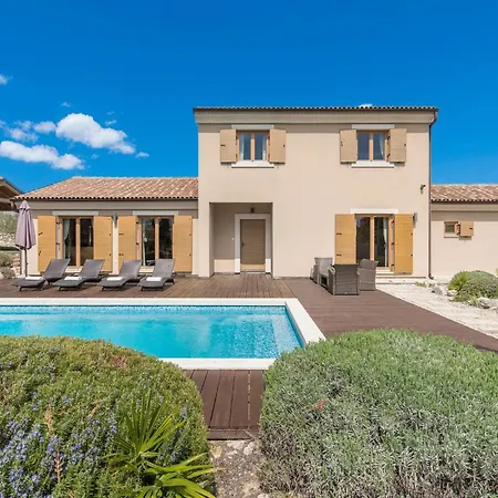Bonassini By Interhome *